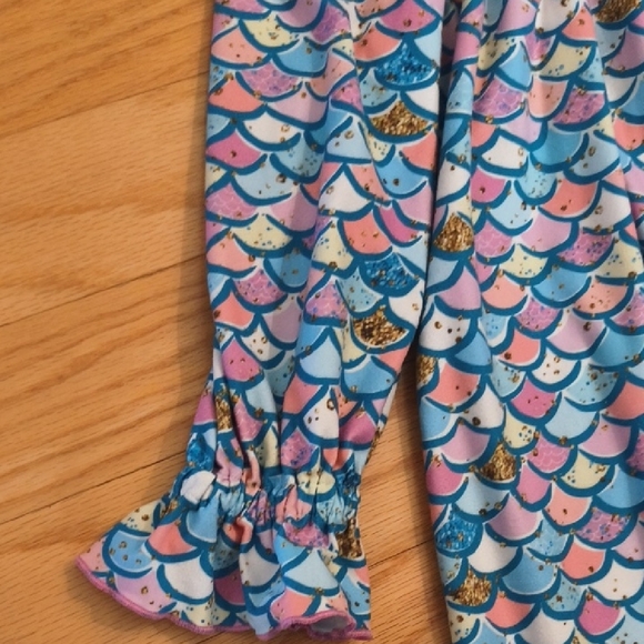 Only Little Once Ruffled Bathrobe, Size 8/9 EUC - Picture 4 of 6